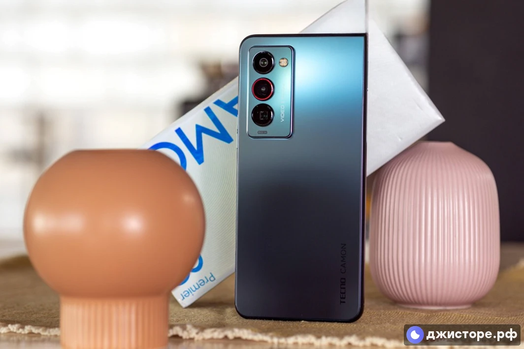 Tecno Camon 18 Premier — фото в использовании 3