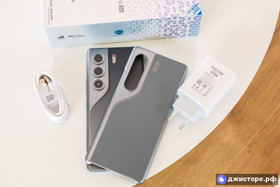 Tecno Camon 40 Pro — фото в использовании 1