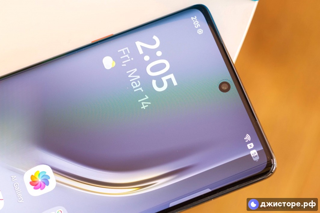 Tecno Camon 40 Pro — фото в использовании 4