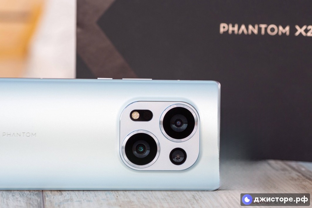 Tecno Phantom X2 — фото в использовании 1
