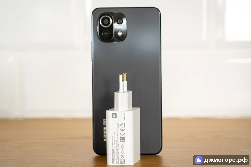 Xiaomi Mi 11 Lite 5G — фото в использовании 2