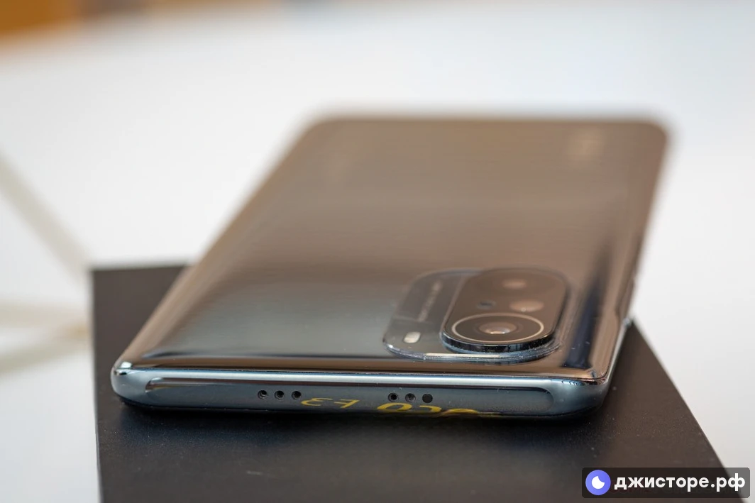 Xiaomi Poco F3 — фото в использовании 1