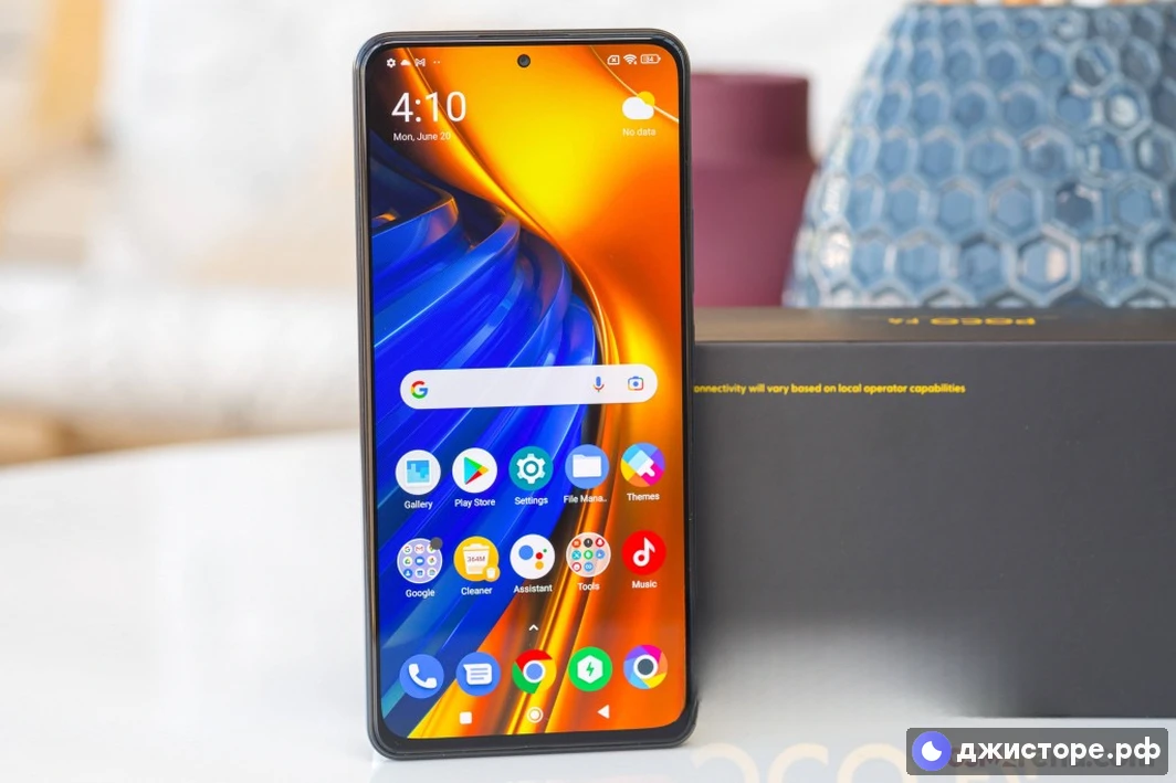 Xiaomi Poco F4 — фото в использовании 4