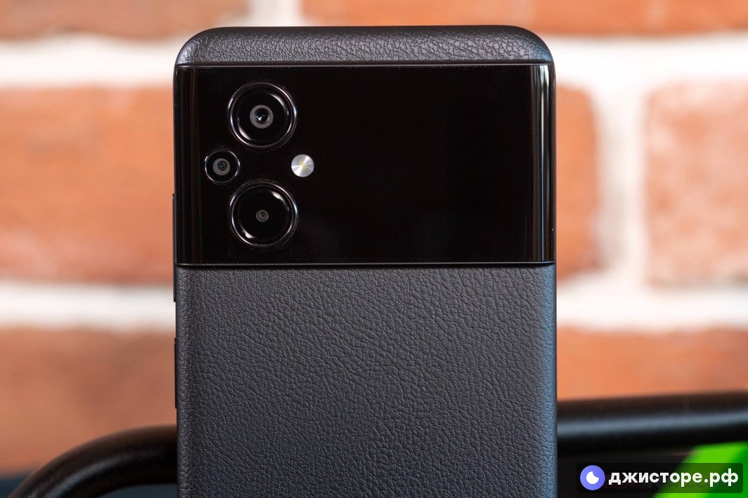 Xiaomi Poco M5 — фото в использовании 3