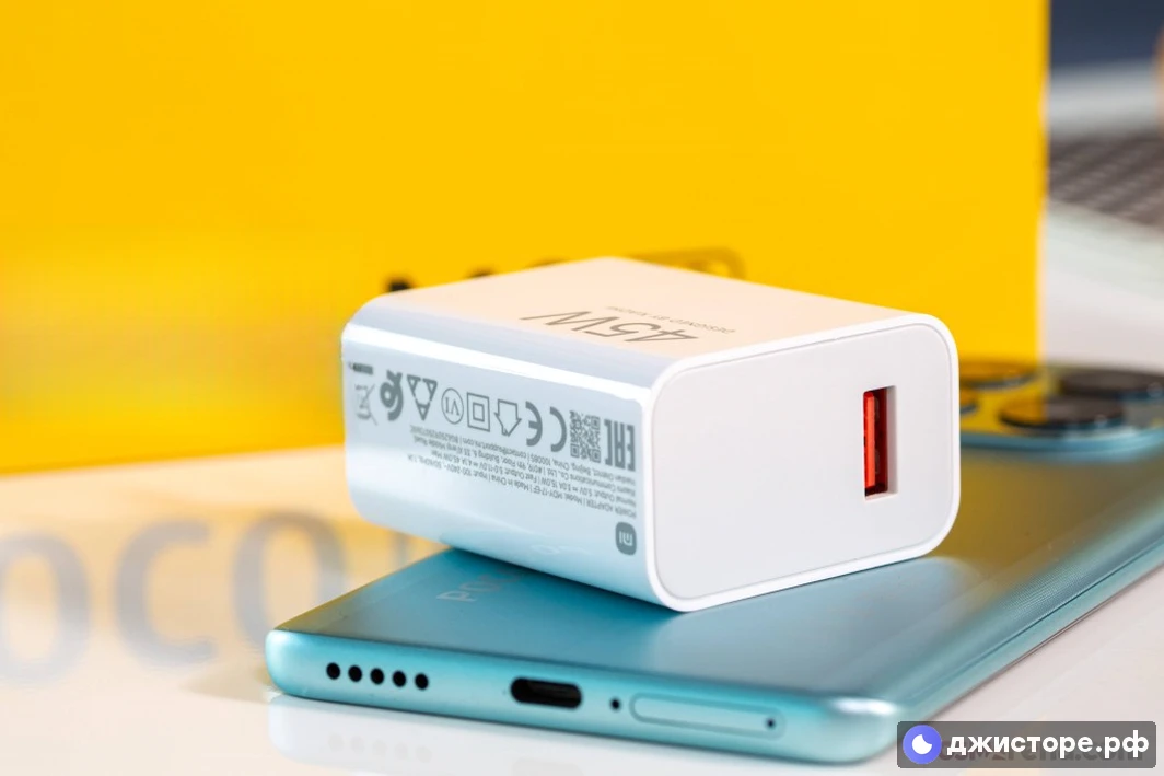 Xiaomi Poco M8 — фото в использовании 2