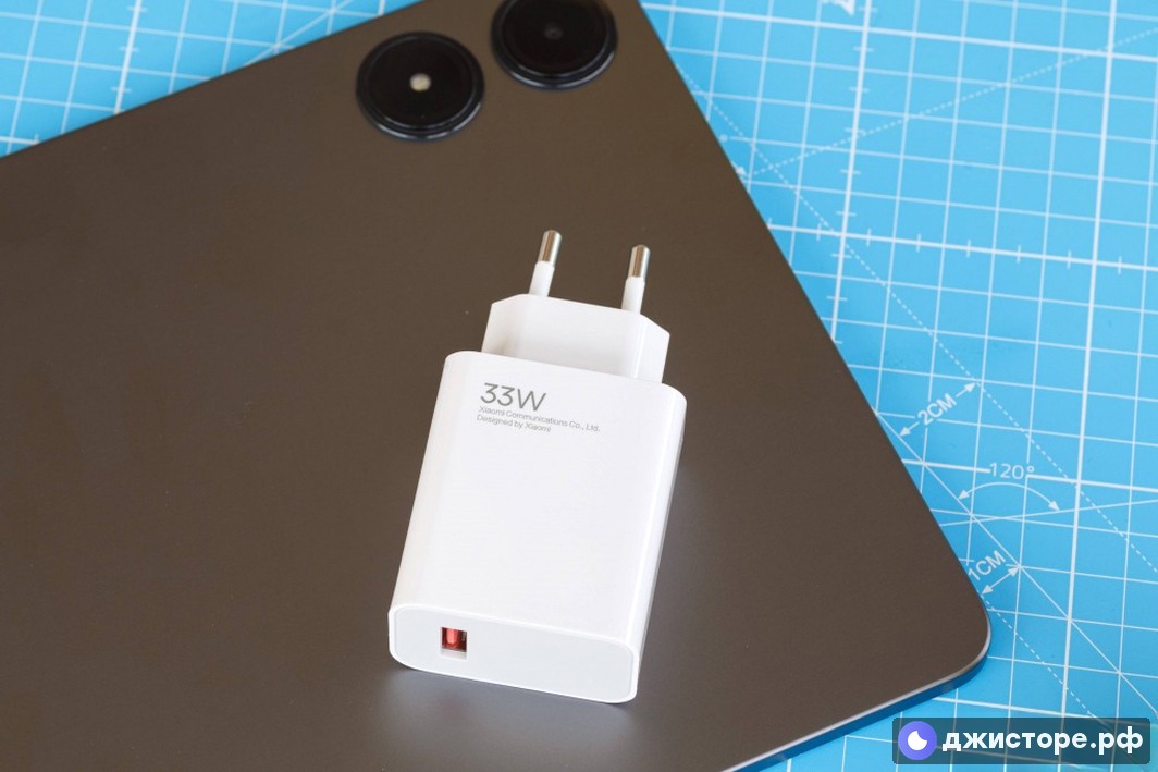 Xiaomi Poco Pad — фото в использовании 2