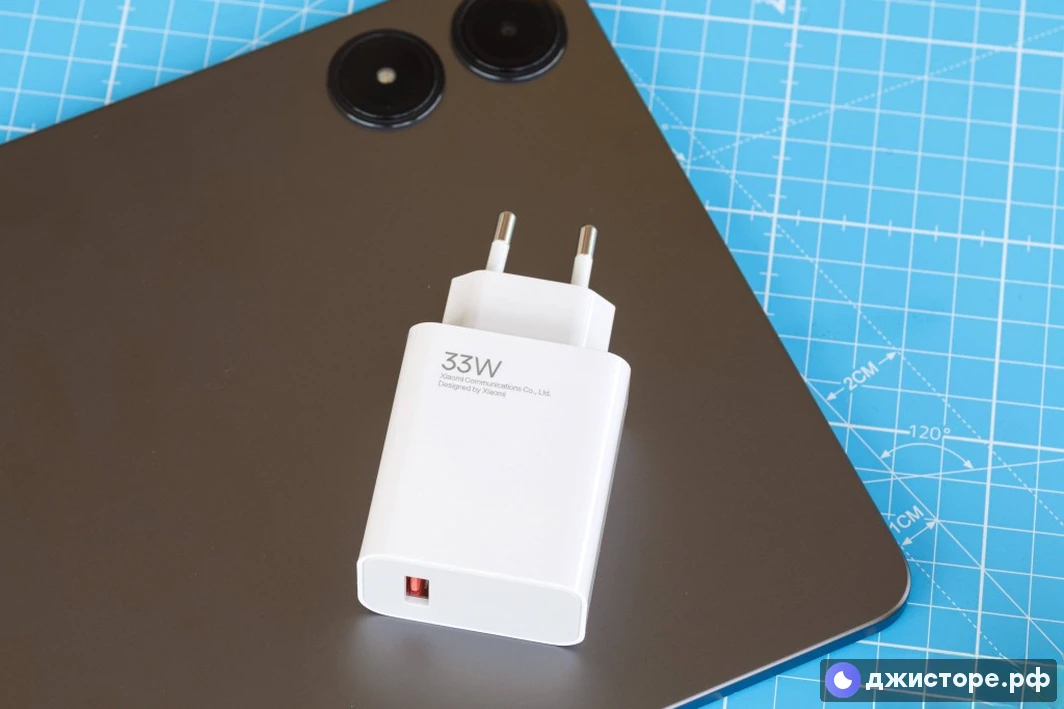 Xiaomi Poco Pad — фото в использовании 2