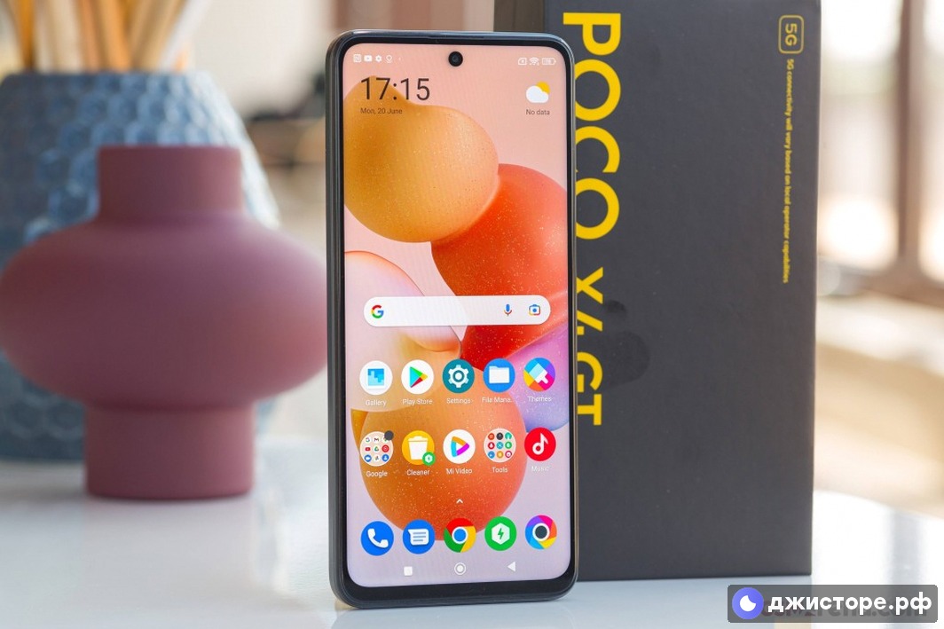 Xiaomi Poco X4 GT — фото в использовании 3