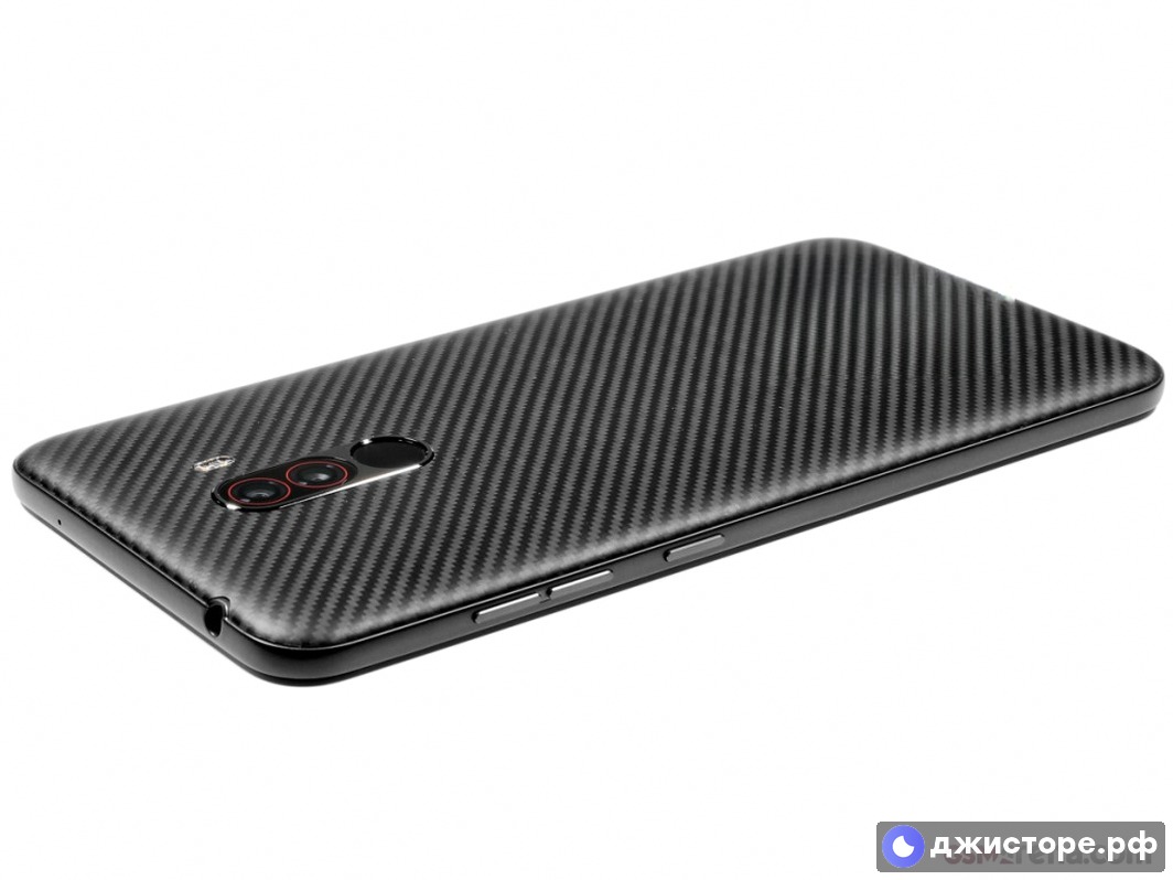 Xiaomi Pocophone F1 — фото в использовании 3