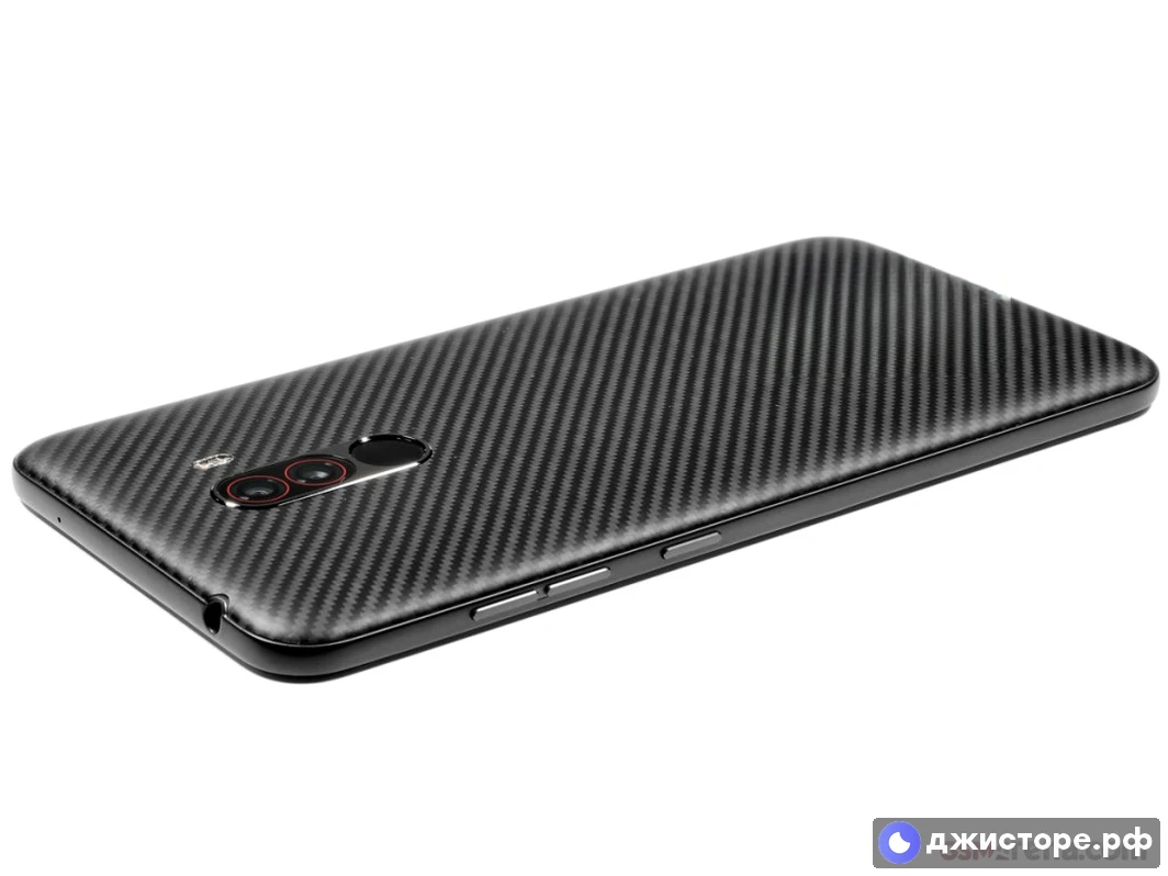 Xiaomi Pocophone F1 — фото в использовании 3