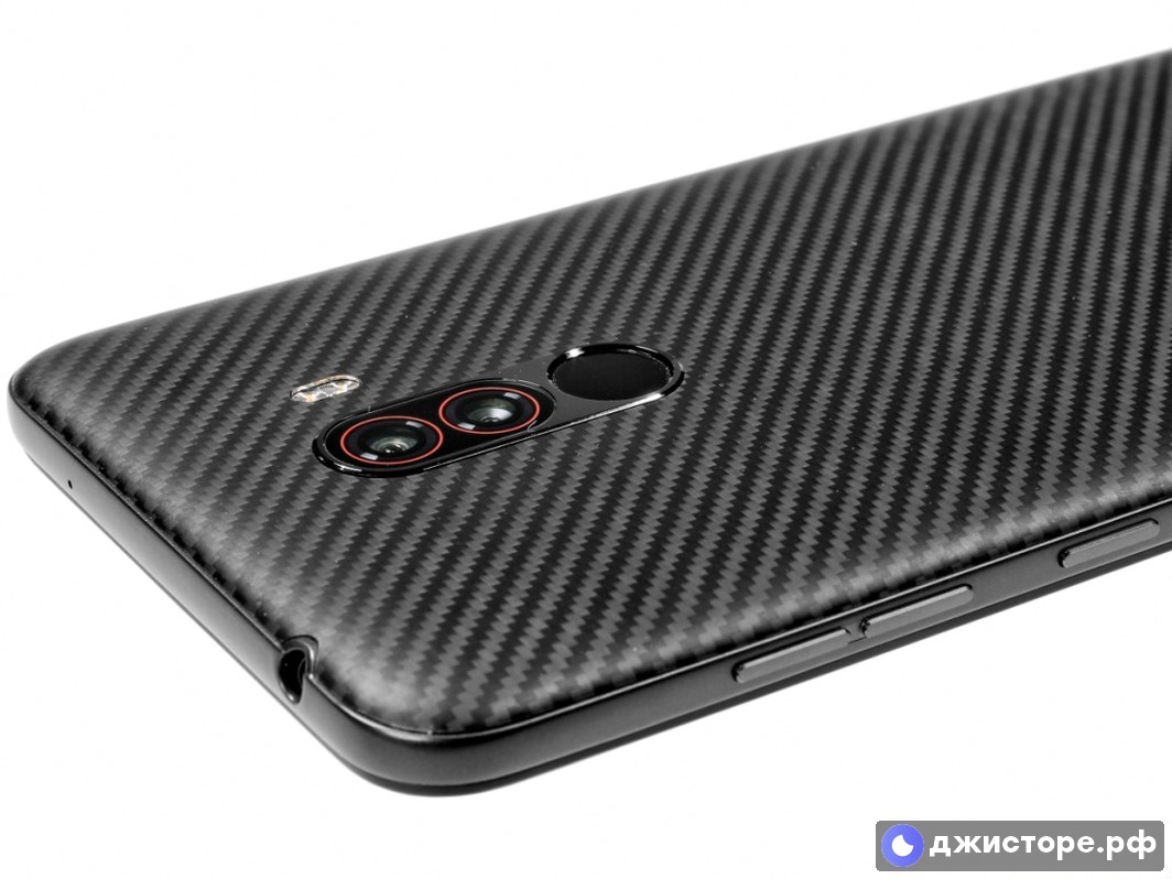 Xiaomi Pocophone F1 — фото в использовании 4