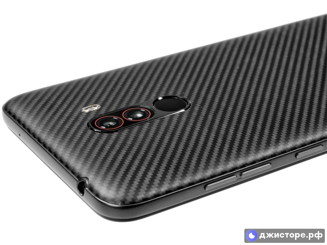 Xiaomi Pocophone F1 — фото в использовании 4